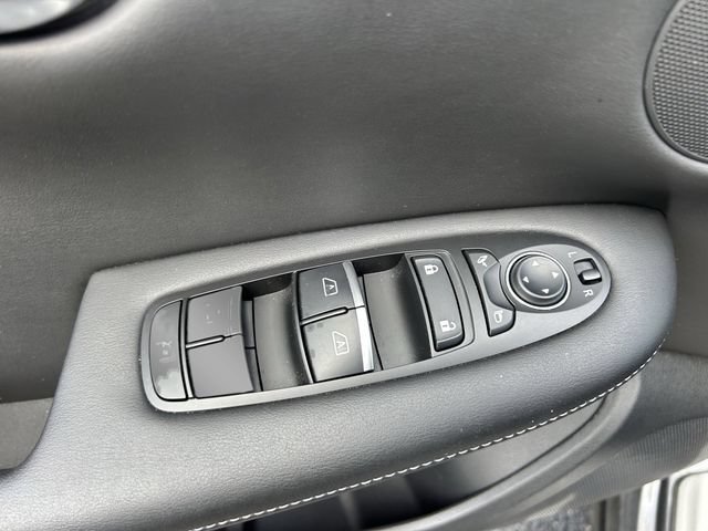 Used 2022 INFINITI QX50 Luxe w/ Appearance Package FWD image 21