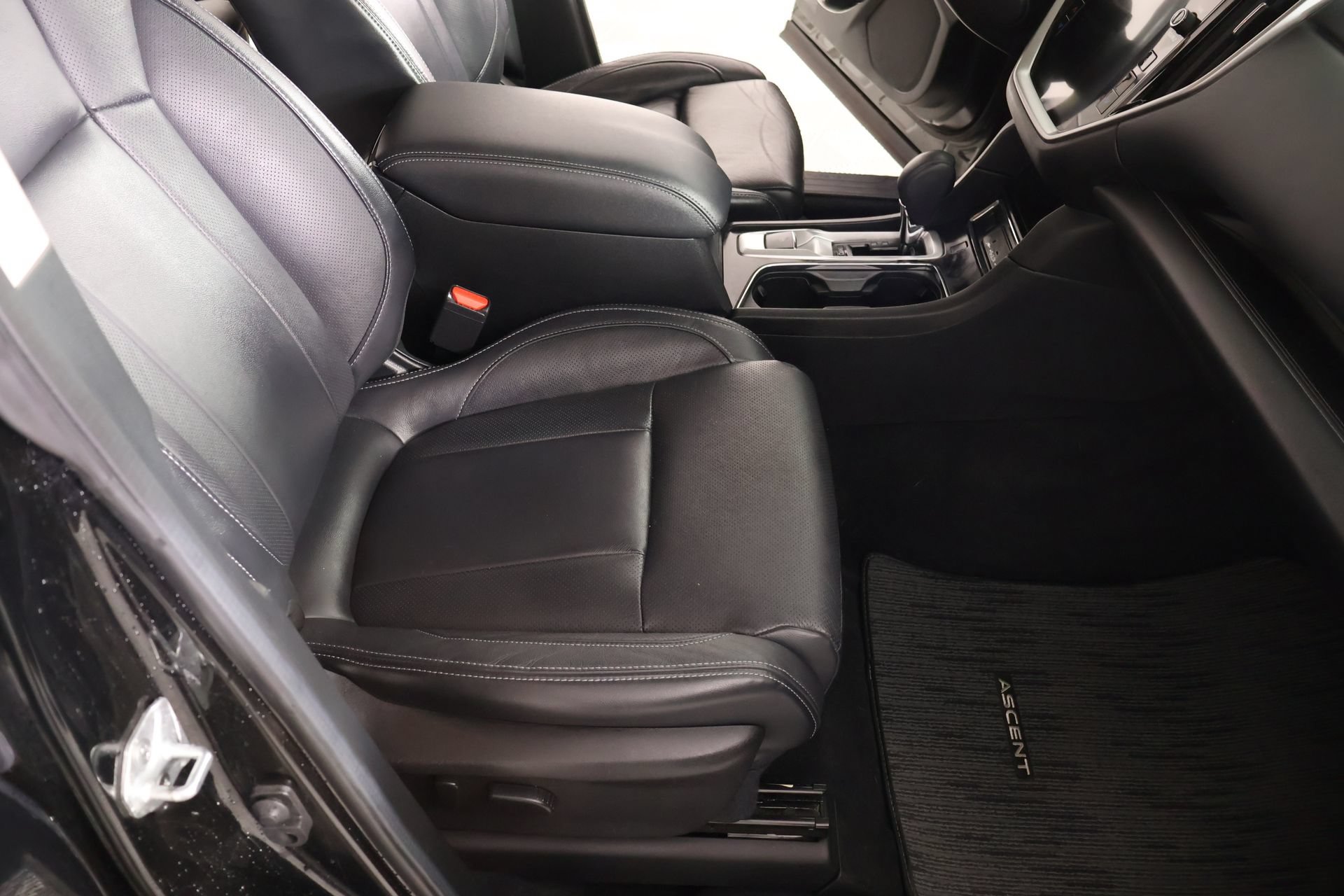 Used 2023 Subaru Ascent Limited AWD/4WD image 14