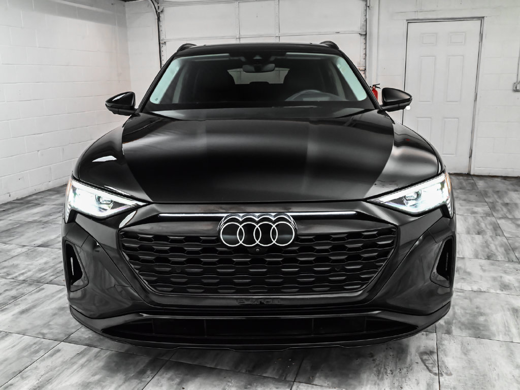 Used 2024 Audi Q8 e-tron Prestige w/ Prestige Package AWD/4WD image 2