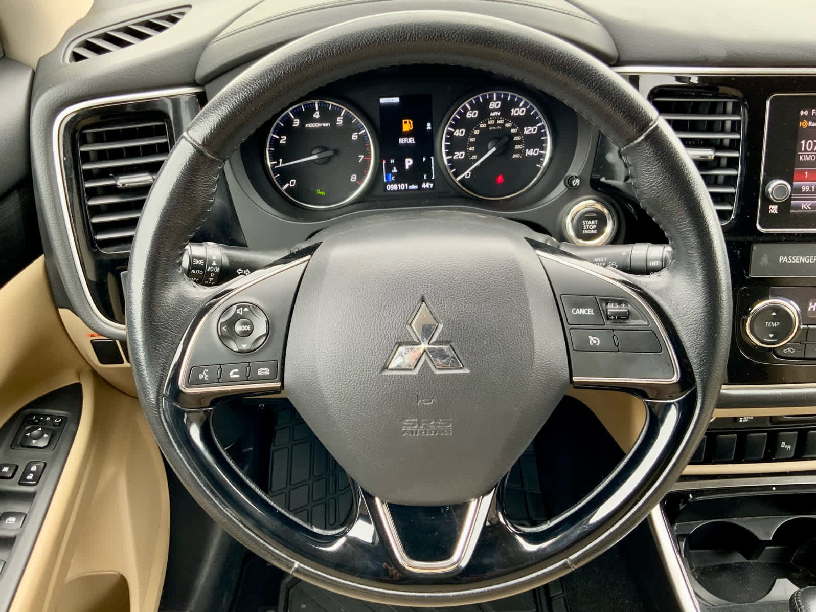 Used 2018 Mitsubishi Outlander SEL AWD/4WD image 36