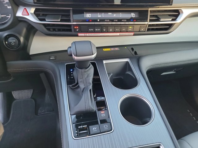 Used 2026 Toyota Sienna XLE FWD image 12