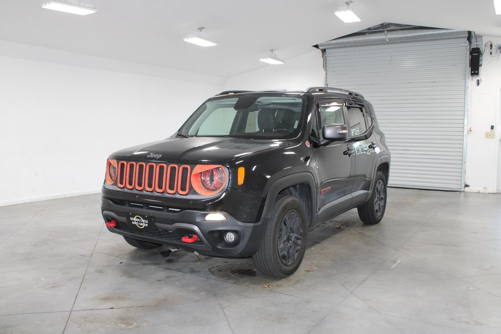 Used 2018 Jeep Renegade Trailhawk AWD/4WD image 4