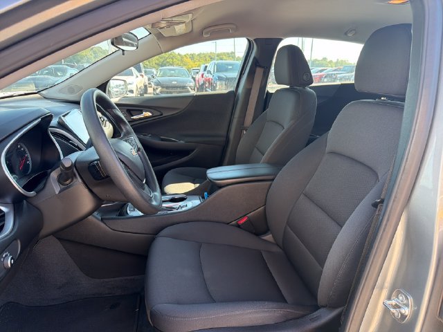 Used 2025 Chevrolet Malibu LT FWD image 10