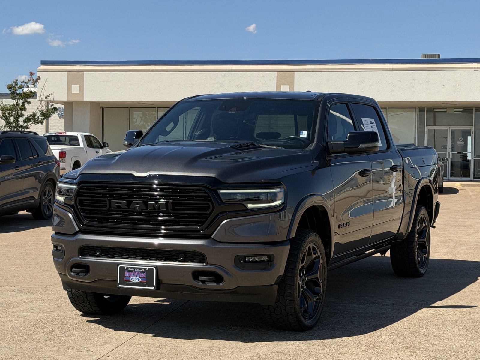Used 2024 RAM 1500 Limited AWD/4WD image 8