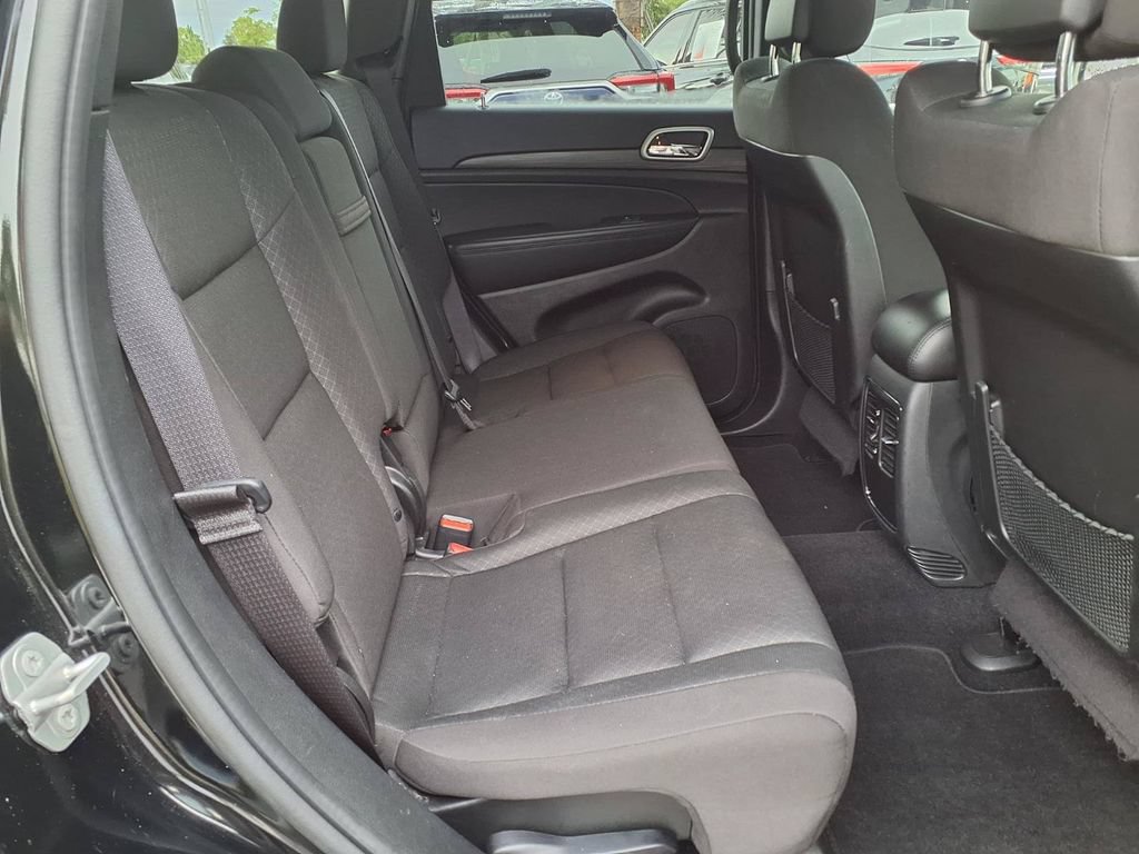 Used 2022 Jeep Grand Cherokee Laredo E RWD image 15