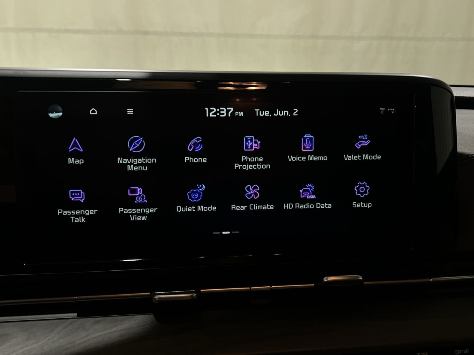 Used 2024 Kia Carnival EX FWD image 23