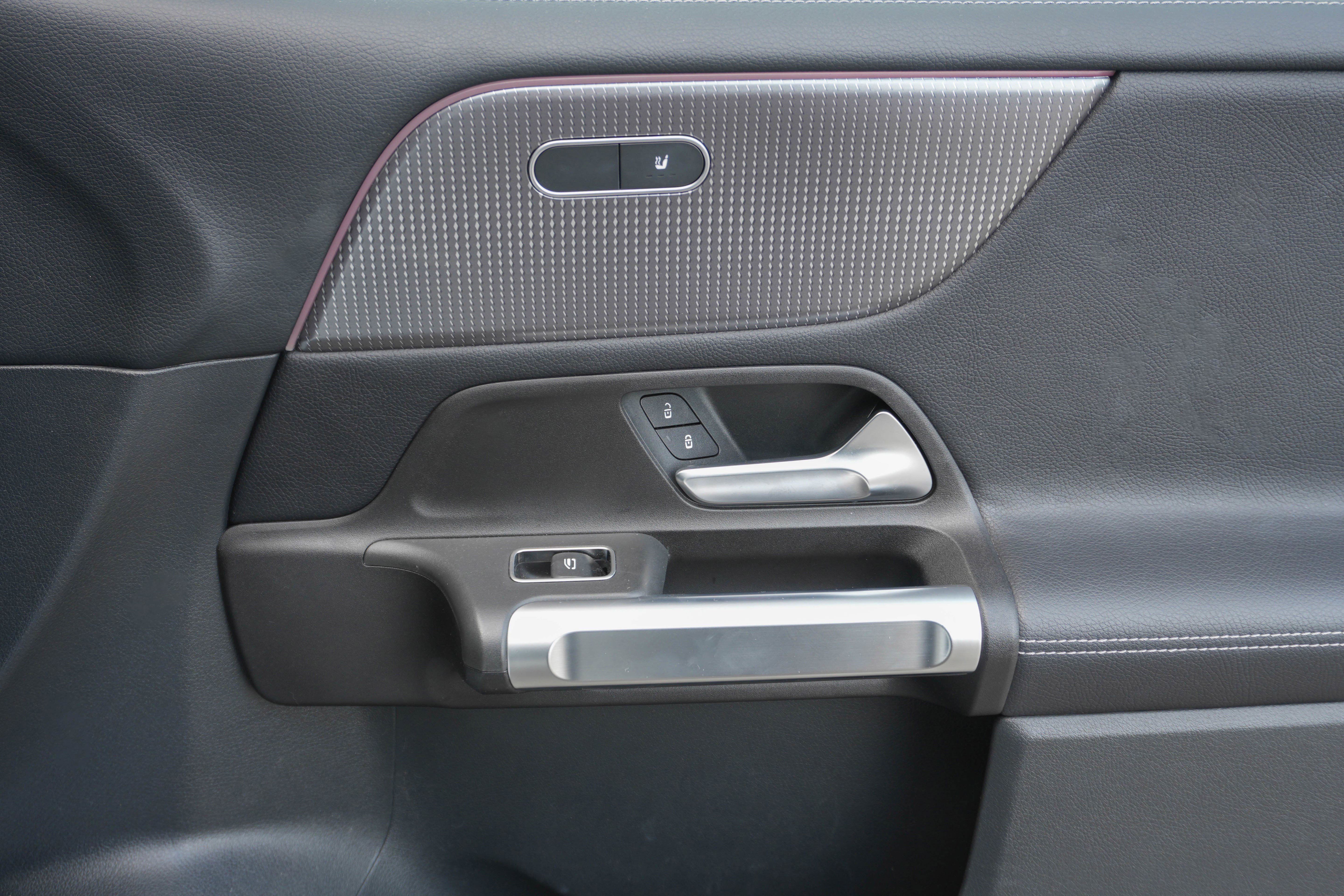 Used 2022 Mercedes-Benz GLB 250 4MATIC image 30