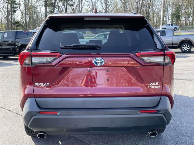 Used 2021 Toyota RAV4 XLE w/ Convenience Package image 4