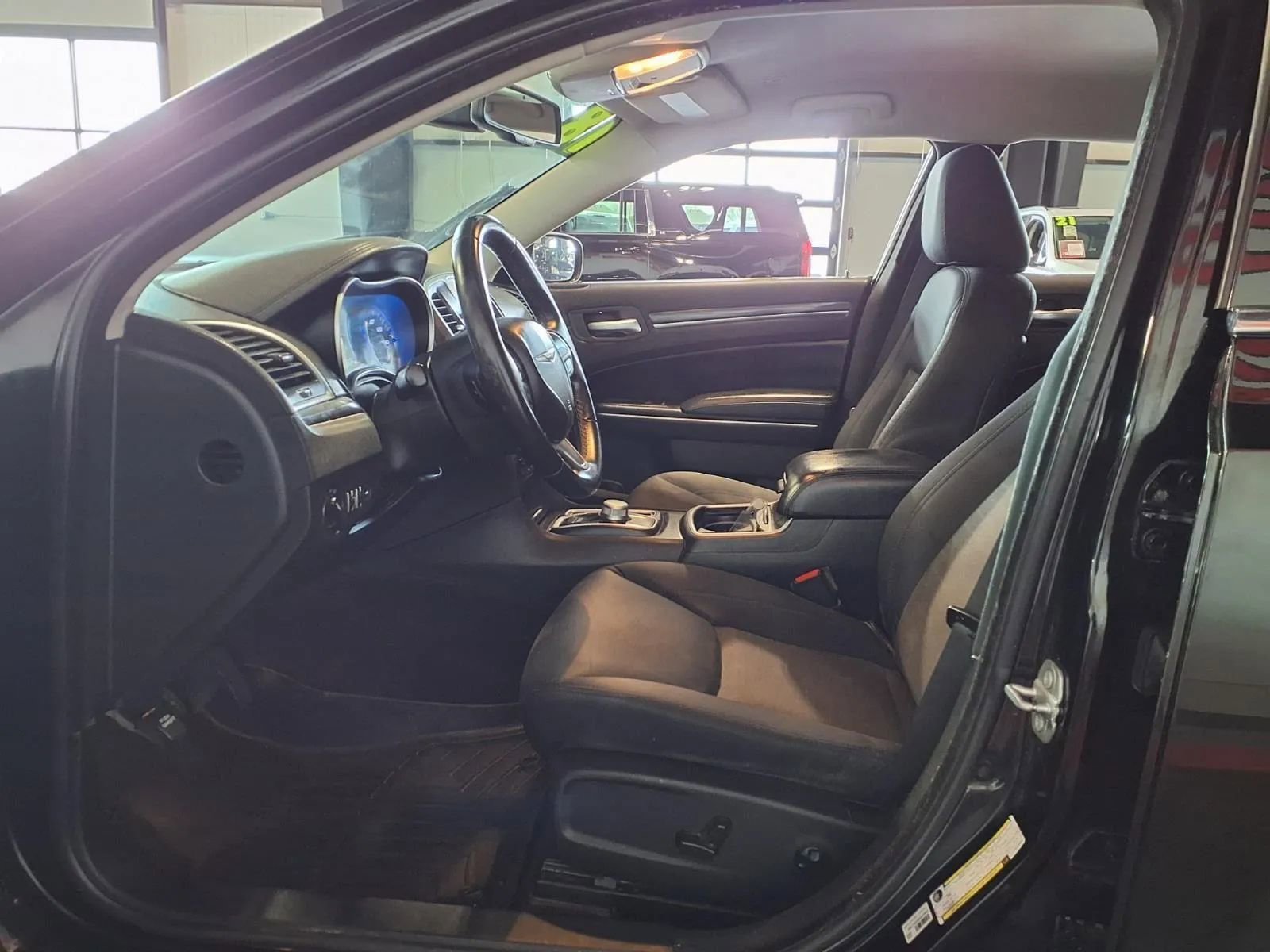 Used 2018 Chrysler 300 Touring image 16