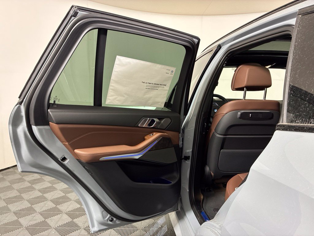 New 2026 BMW X5 xDrive40i w/ M Sport Package AWD/4WD image 26