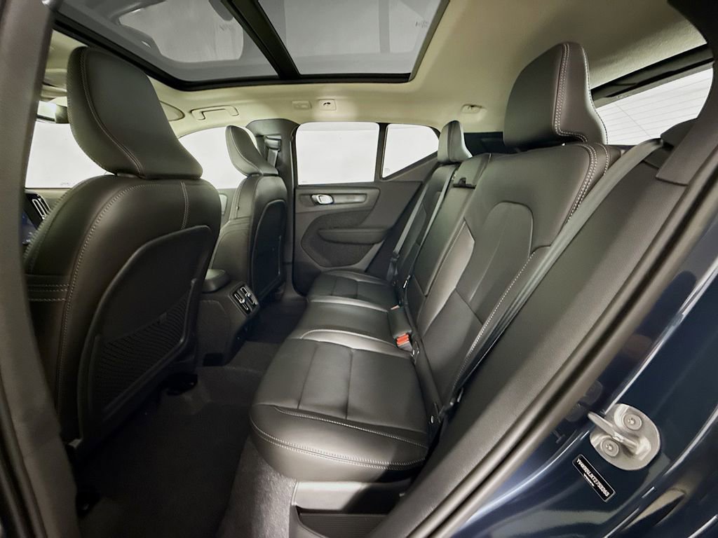 New 2026 Volvo XC40 B4 Core FWD image 25
