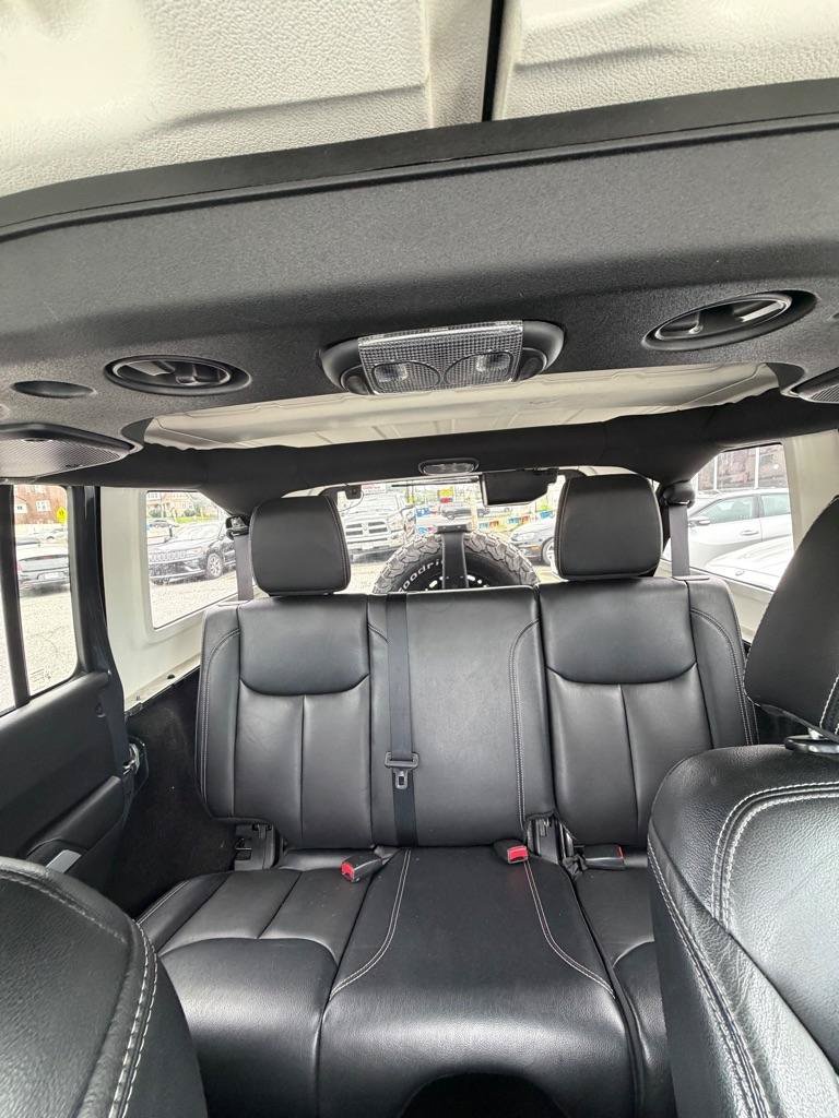 Used 2017 Jeep Wrangler Unlimited Sahara w/ Connectivity Group AWD/4WD image 20