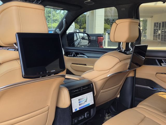 Used 2023 Jeep Grand Wagoneer Series III w/ Rear Seat Video Group 1 AWD/4WD image 21