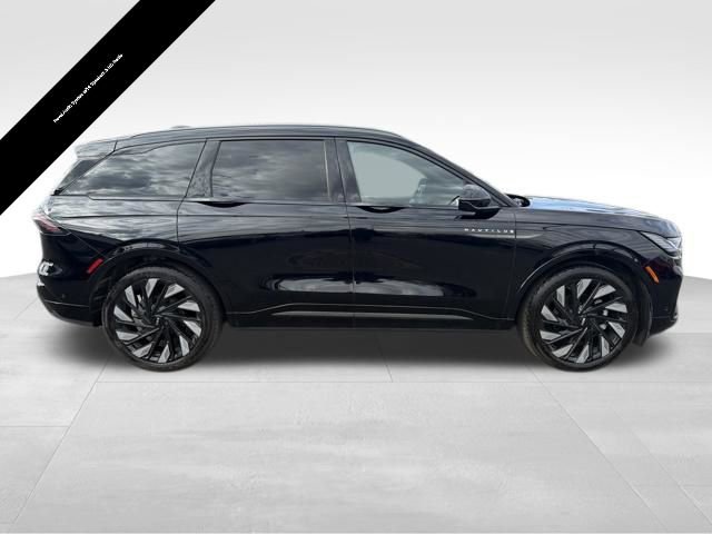 Used 2024 Lincoln Nautilus Reserve w/ Equipment Group 202A image 9