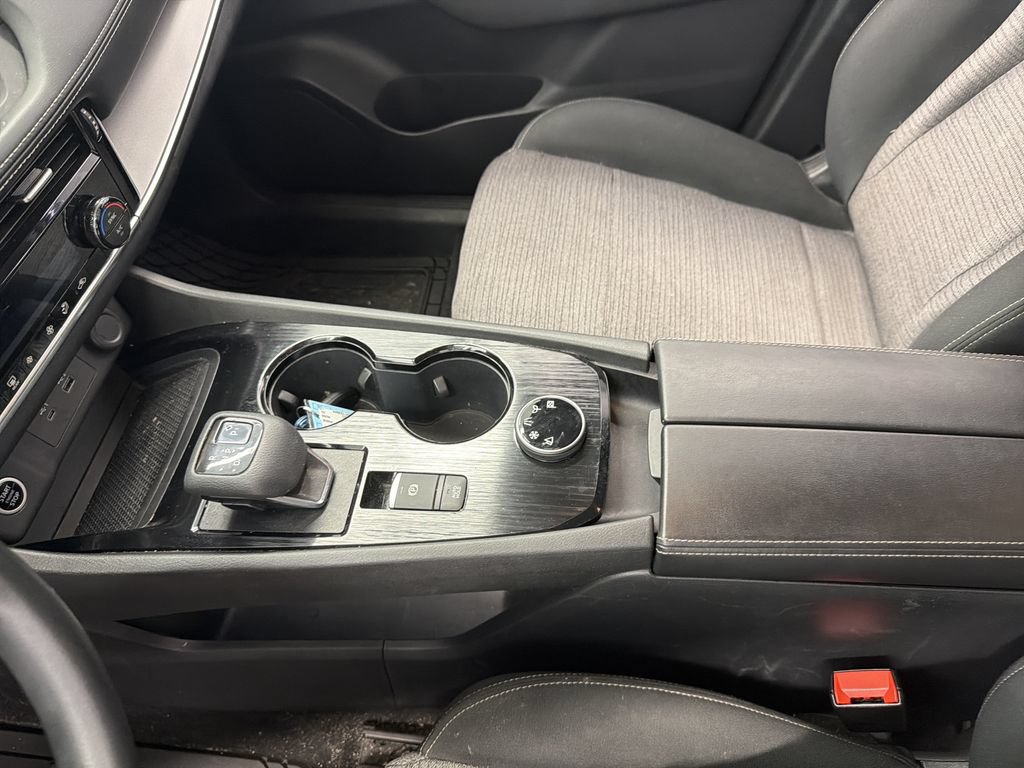 Used 2021 Nissan Rogue SV AWD/4WD image 29
