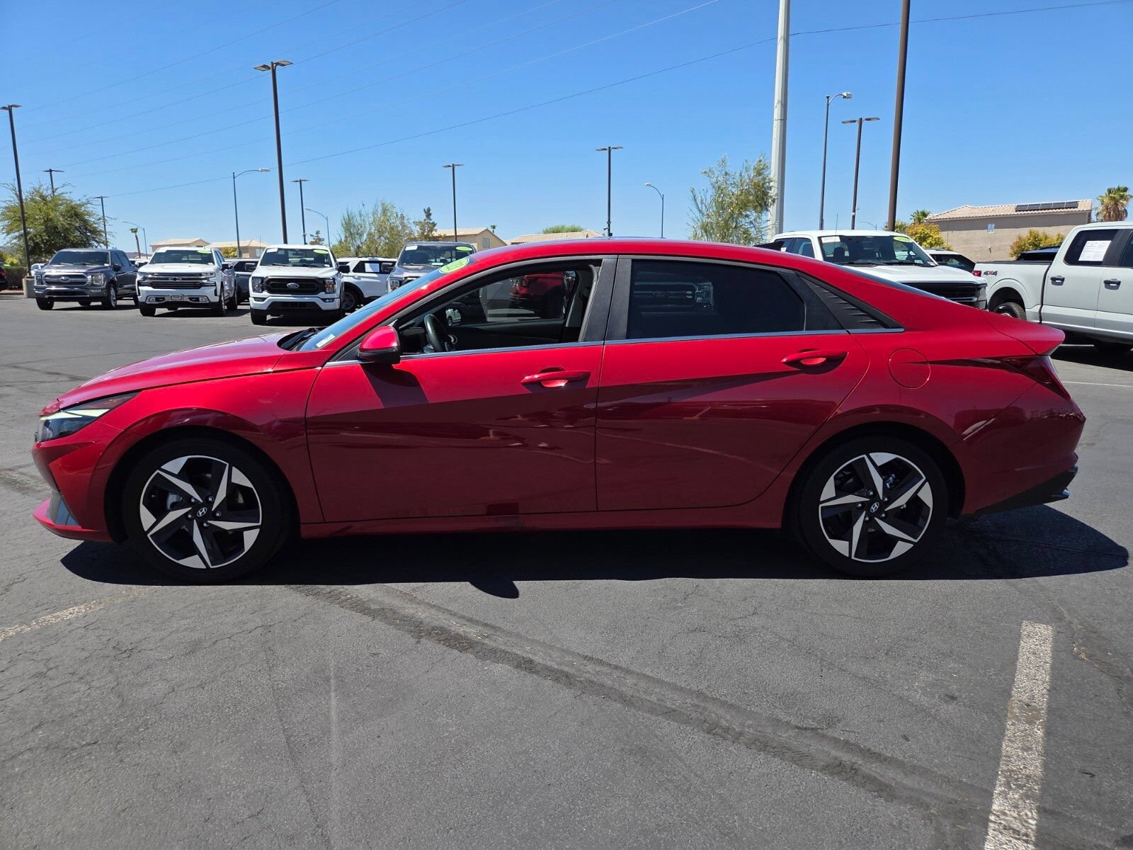 Used 2023 Hyundai Elantra Limited w/ Cargo Package FWD image 3