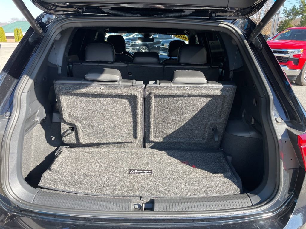 Used 2022 Volkswagen Tiguan SE R-Line image 45