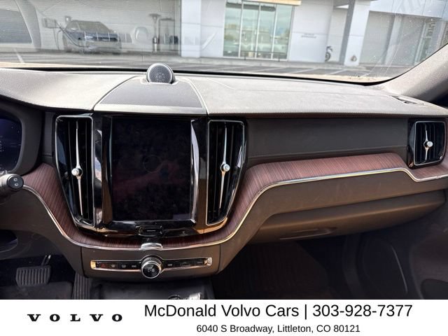 Used 2024 Volvo XC60 T8 Ultimate AWD/4WD image 7