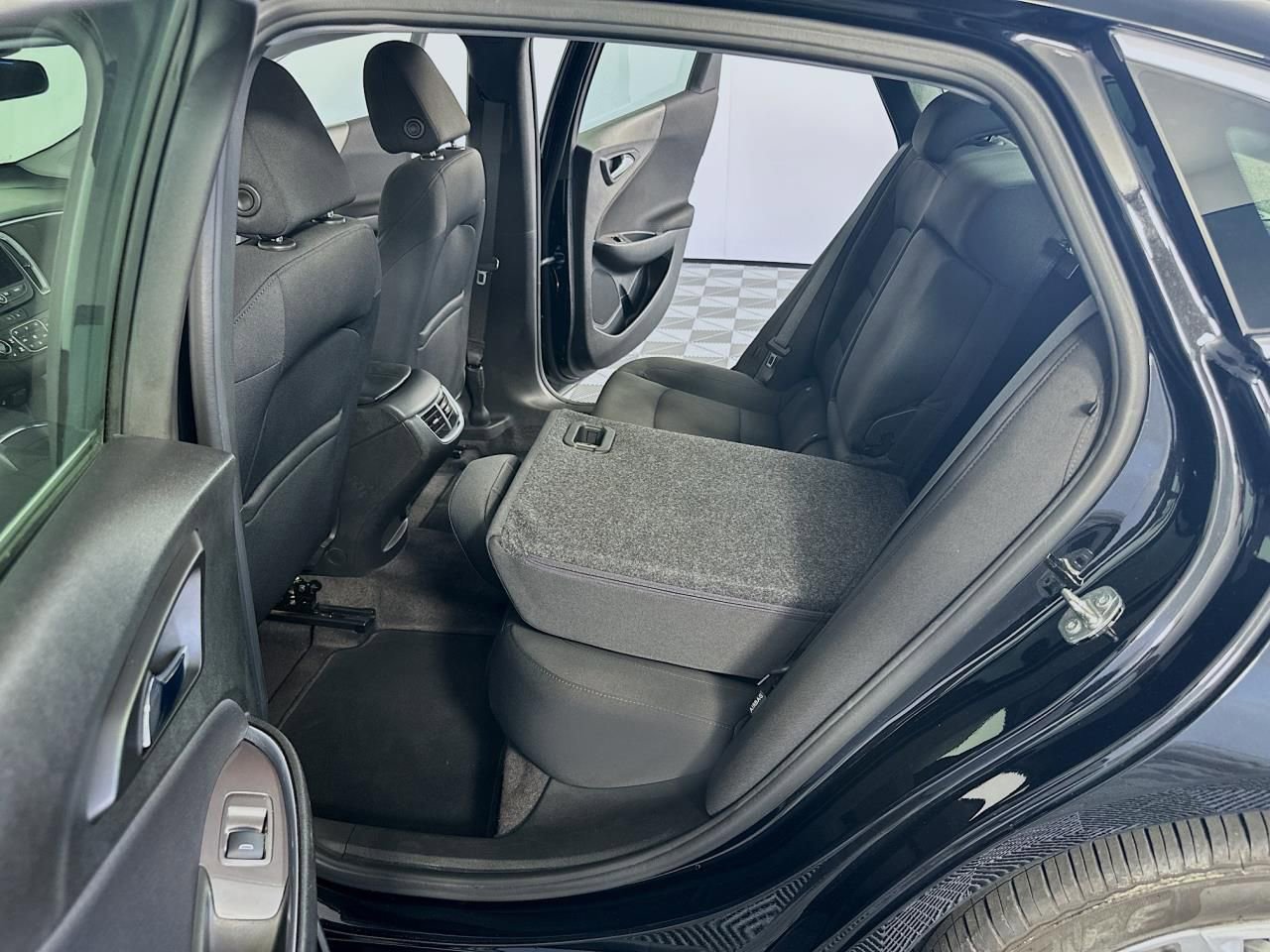 Used 2022 Chevrolet Malibu LT image 30