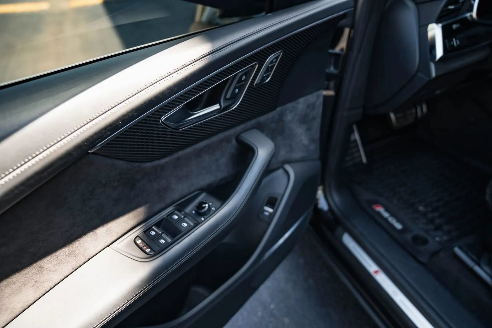 Used 2022 Audi RS Q8 AWD/4WD image 21