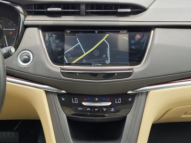 Used 2018 Cadillac XT5 Luxury w/ Driver Awareness Package FWD image 16