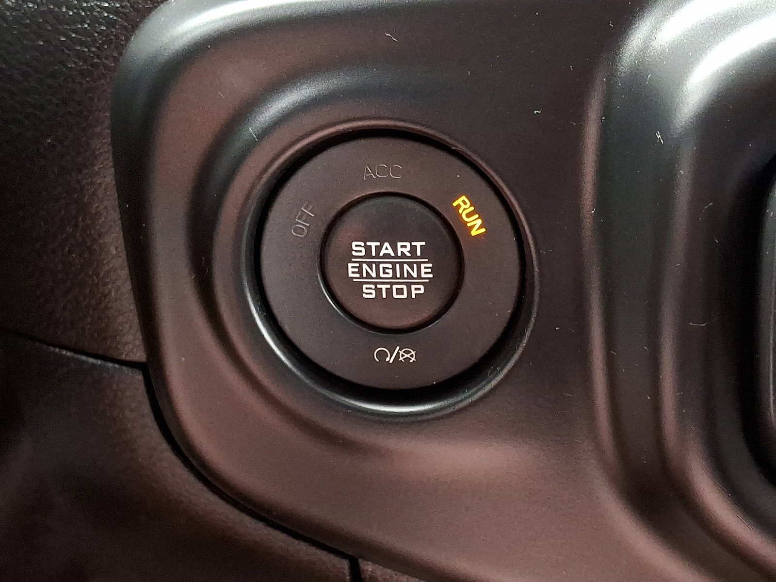 Used 2018 Jeep Wrangler Unlimited Sahara AWD/4WD image 23