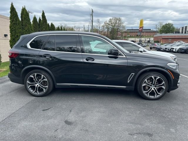 Used 2021 BMW X5 xDrive40i w/ Premium Package 2 image 4