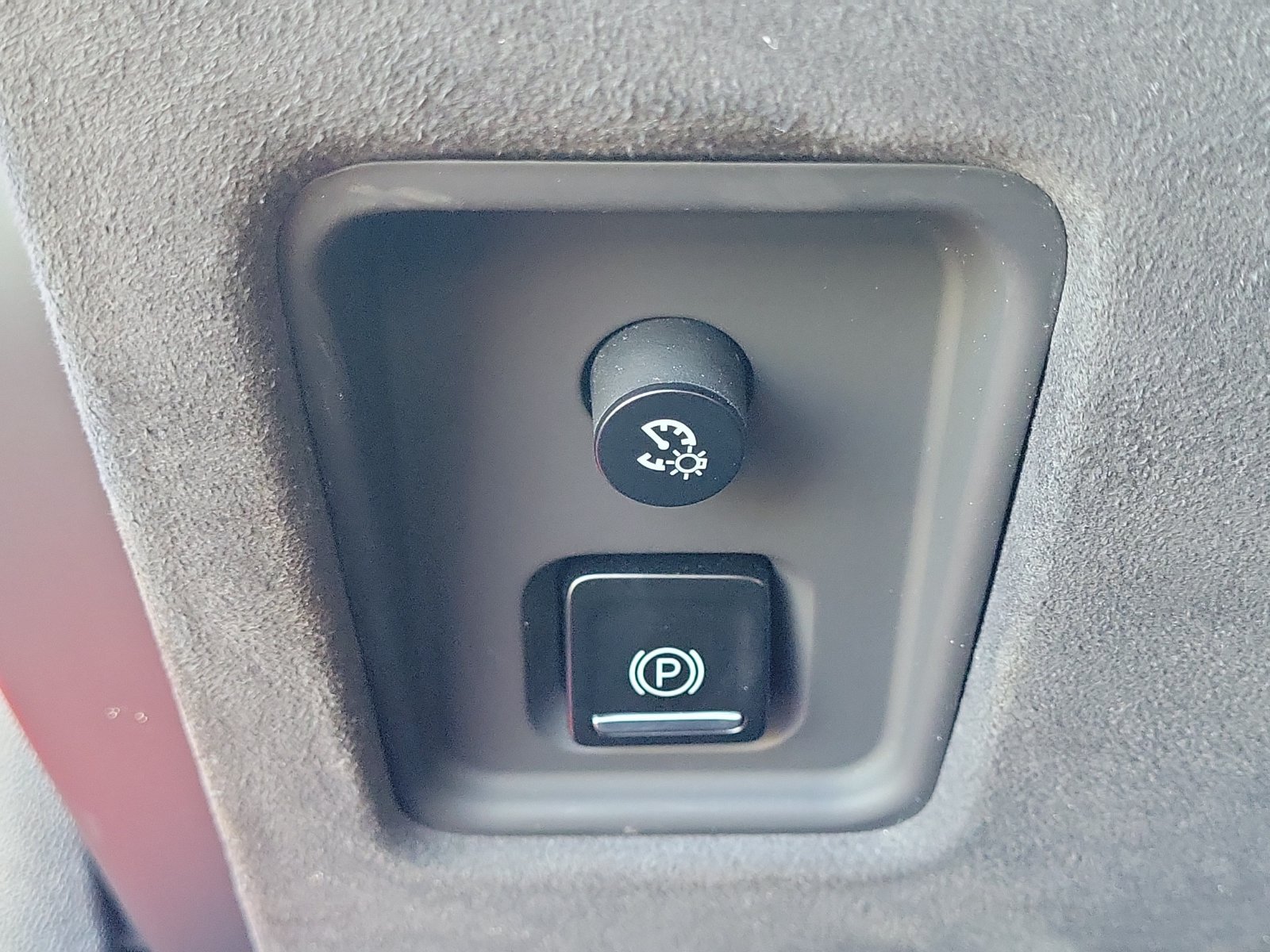 Used 2020 Chevrolet Corvette Stingray Premium Cpe w/ 3LT Preferred Equipment Group RWD image 26