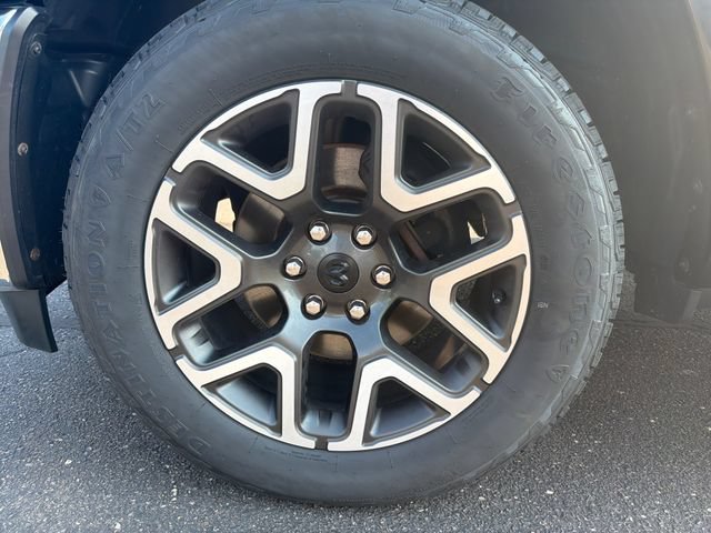 Used 2025 RAM 1500 Laramie AWD/4WD image 32