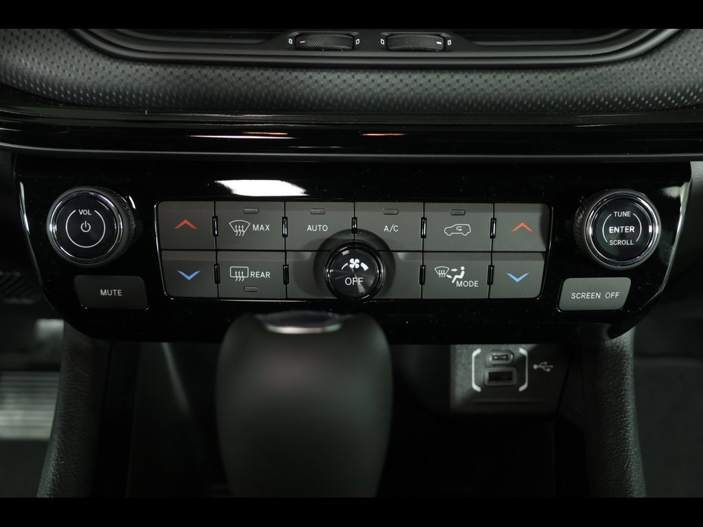 New 2026 Jeep Compass Limited image 18