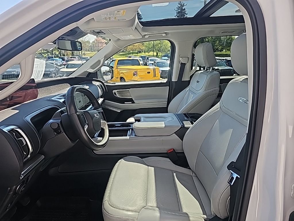 Used 2025 Ford Expedition Platinum w/ Driver's Package image 9