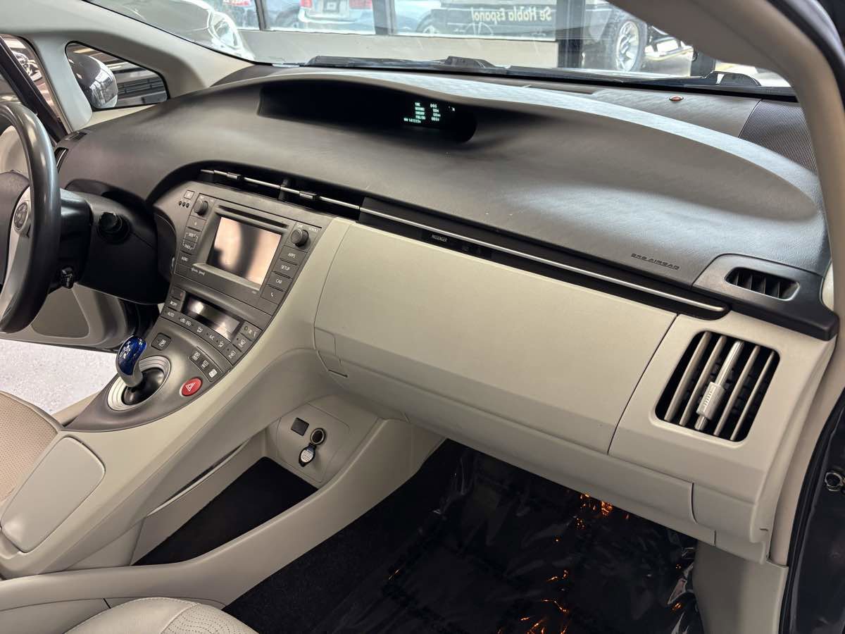 Used 2013 Toyota Prius Three FWD image 15