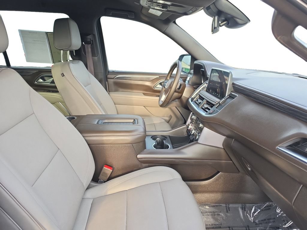 Used 2023 GMC Yukon SLT w/ SLT Luxury Package AWD/4WD image 18
