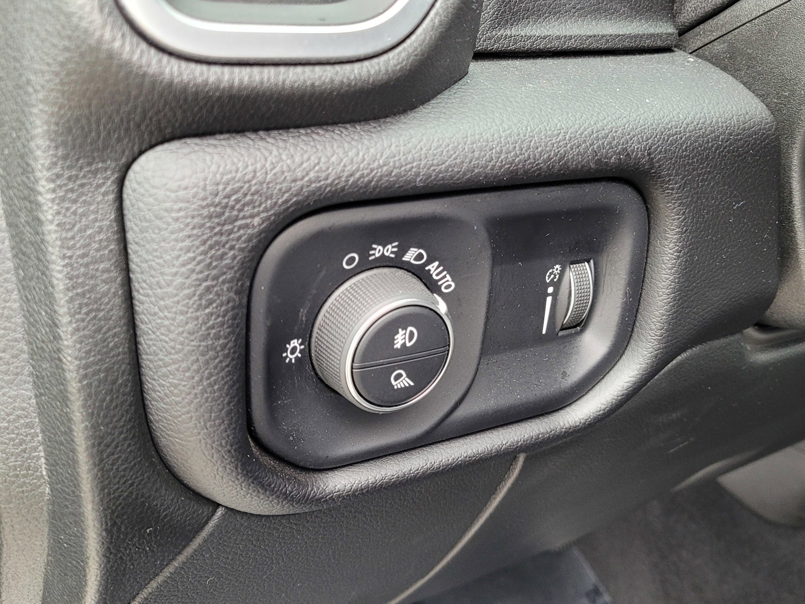 Used 2024 RAM 2500 Big Horn w/ Bed Utility Group image 18