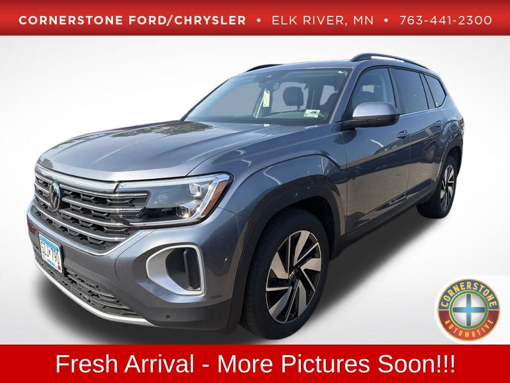 Used 2024 Volkswagen Atlas SE w/ Panoramic Sunroof Package