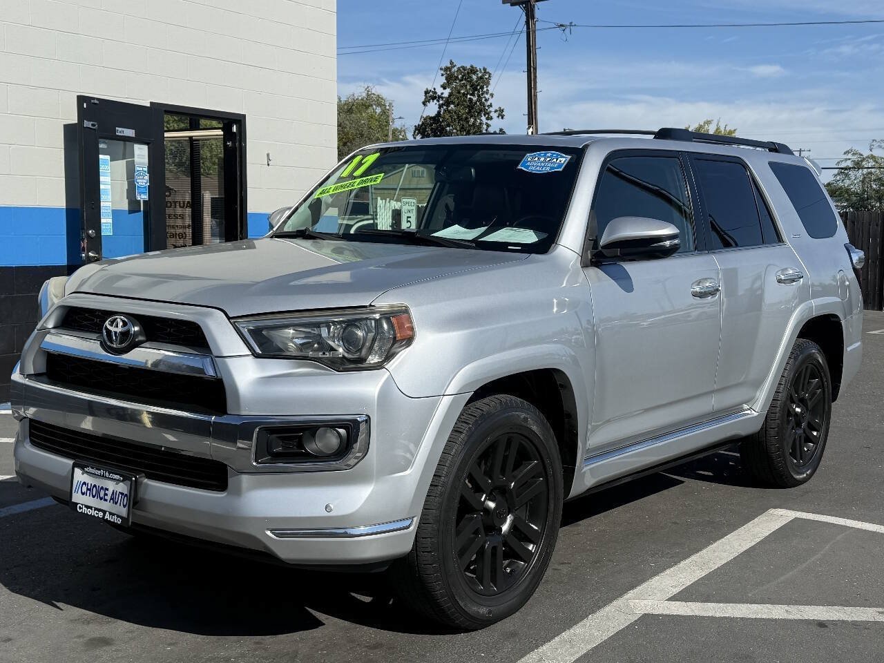 Used 2017 Toyota 4Runner Limited w/ Convenience Package AWD/4WD image 3