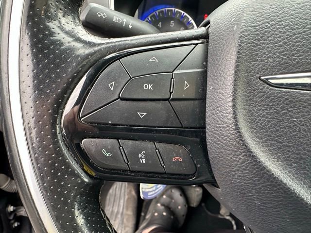 Used 2019 Chrysler Pacifica Limited image 19