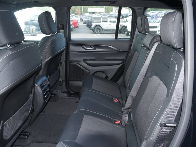 New 2025 Jeep Grand Cherokee Laredo X w/ Luxury Tech Group I image 25