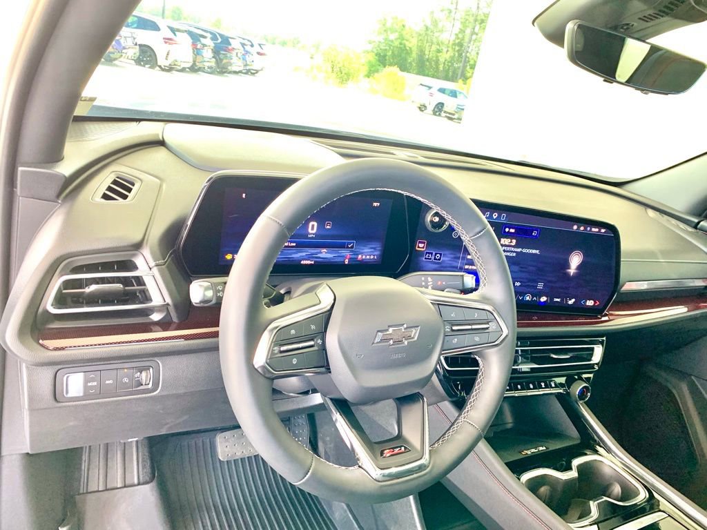 Used 2026 Chevrolet Traverse Z71 w/ Driver Confidence Package AWD/4WD image 16