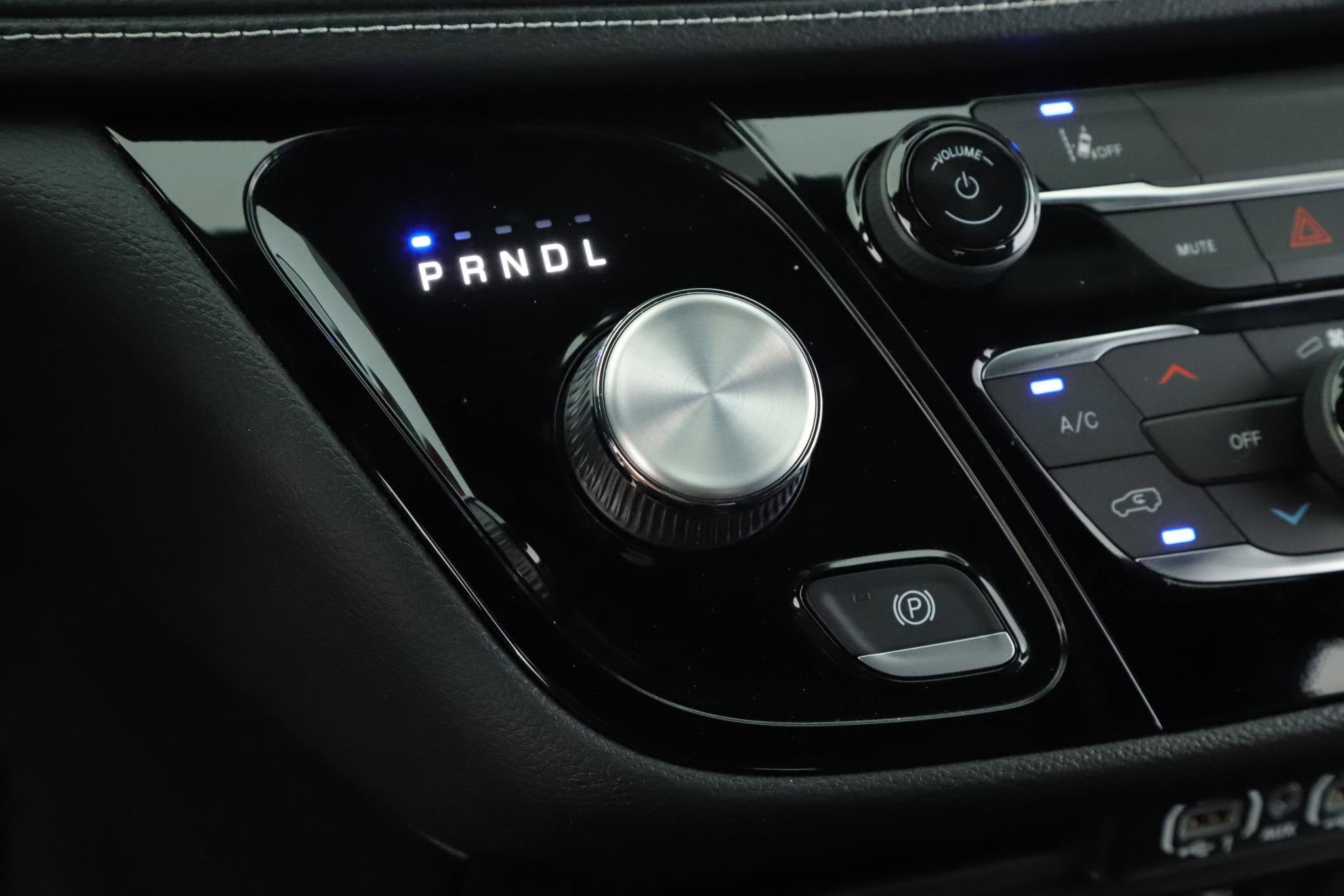 Used 2022 Chrysler Pacifica Touring-L w/ S Appearance Package image 17