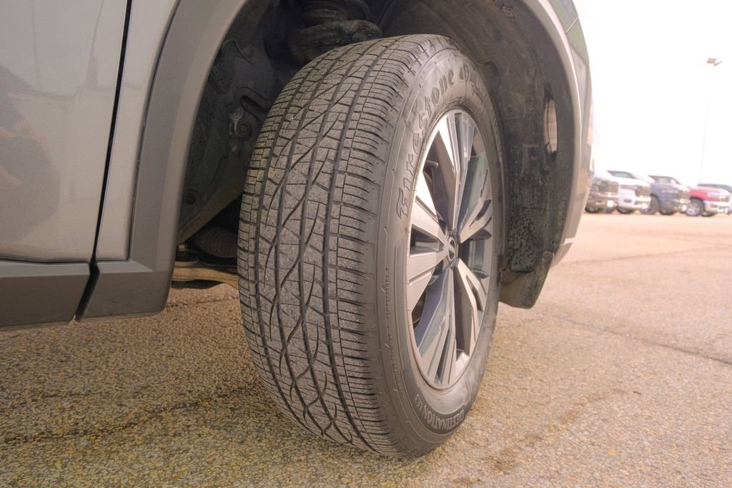 Used 2023 Nissan Rogue SV image 45