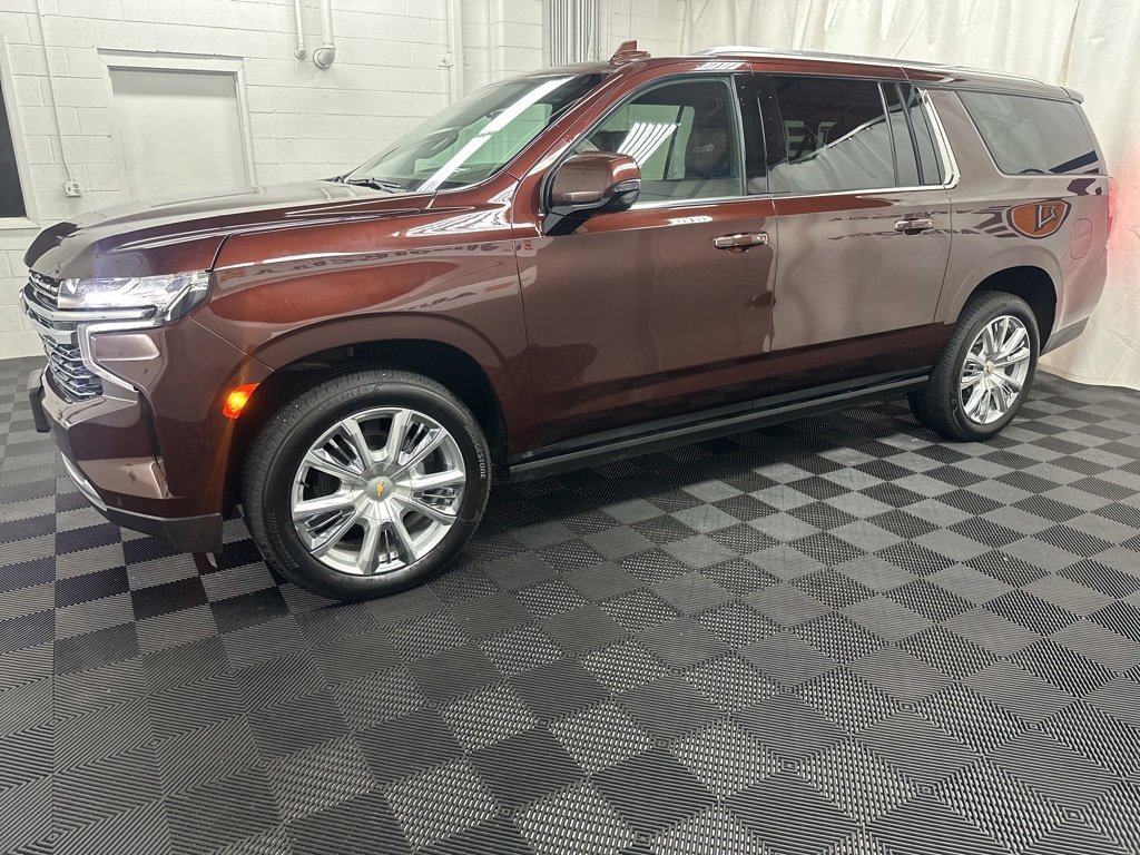 Used 2023 Chevrolet Suburban High Country image 5