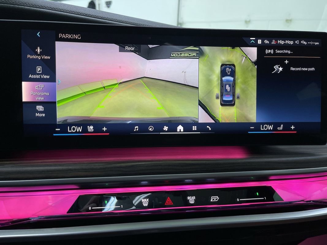 Used 2023 BMW 760i xDrive image 22