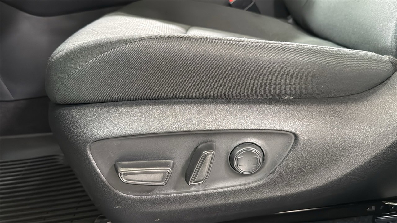 Used 2022 Toyota RAV4 XLE image 14