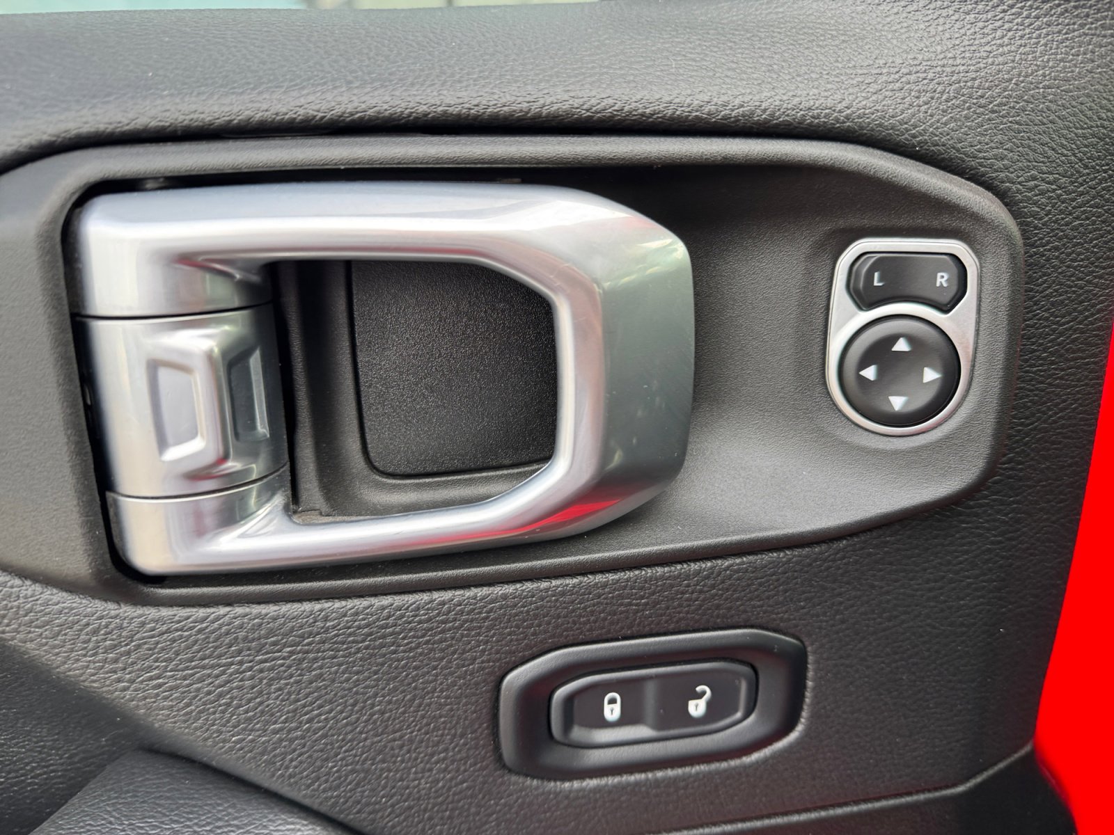 Used 2022 Jeep Wrangler Unlimited Rubicon w/ Trailer Tow Package image 13