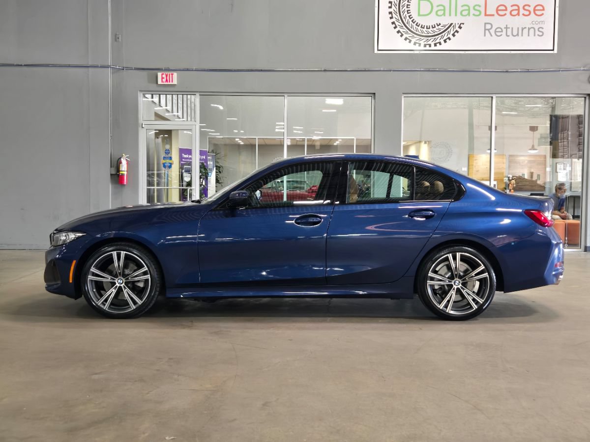 Used 2023 BMW 330i Sedan w/ Premium Package RWD image 3