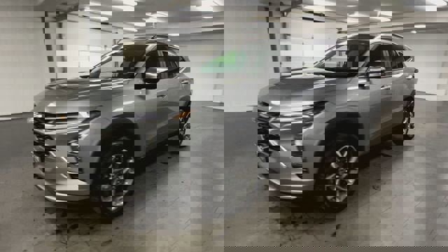 Certified 2025 Chevrolet Trax LT w/ LT Convenience Package image 4