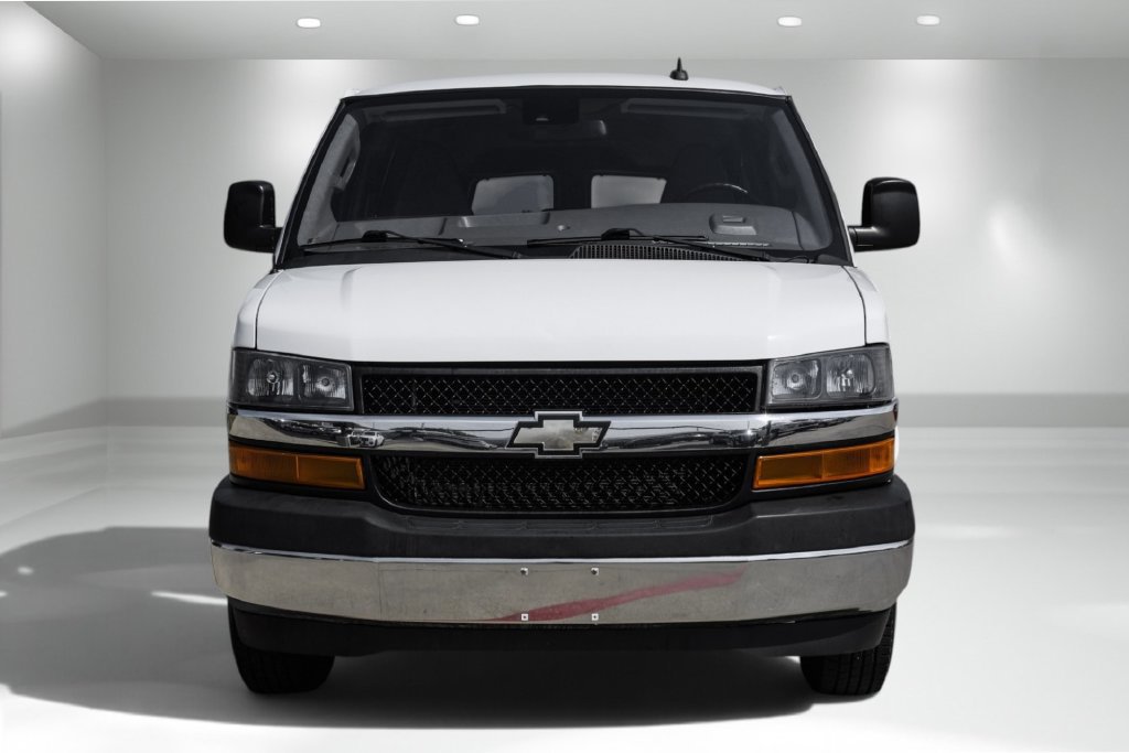 Used 2021 Chevrolet Express 3500 LS w/ Chrome Appearance Package RWD image 4