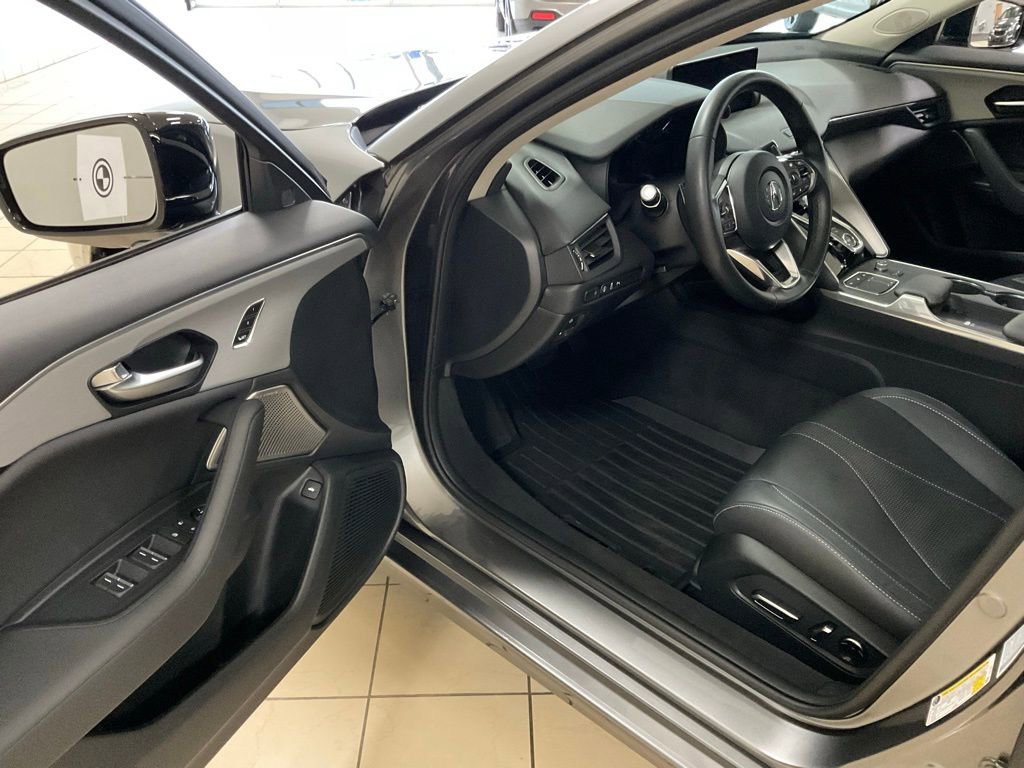 Certified 2025 Acura TLX w/ Technology Package image 10