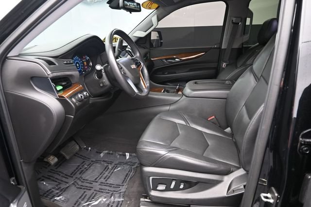 Used 2020 Cadillac Escalade Luxury w/ Escalade Sport Edition AWD/4WD image 15